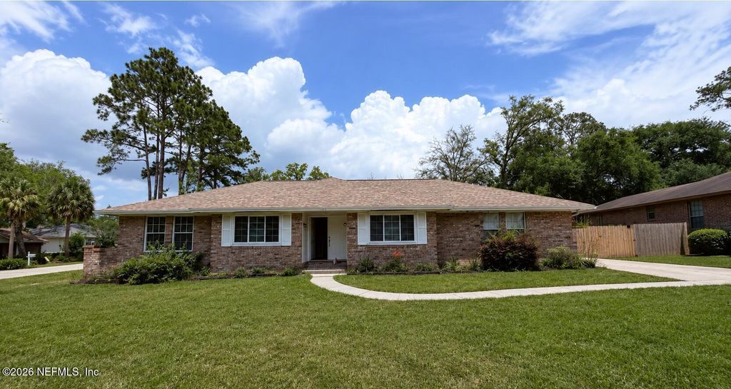 597 PEMBRIDGE Court, Orange Park, FL 32073