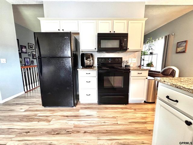 10707 S 29th Street, Bellevue, NE 68123