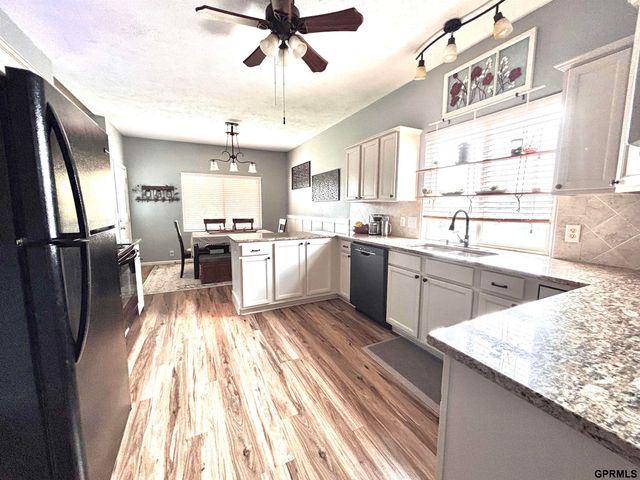 10707 S 29th Street, Bellevue, NE 68123