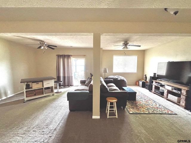 10707 S 29th Street, Bellevue, NE 68123