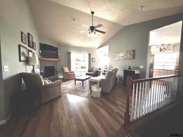 10707 S 29th Street, Bellevue, NE 68123