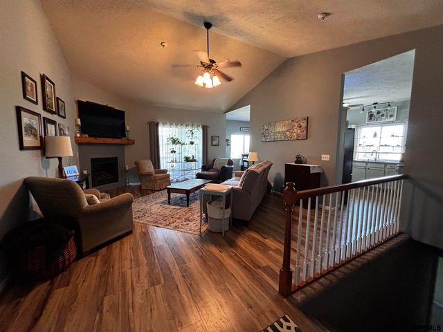 10707 S 29th Street, Bellevue, NE 68123