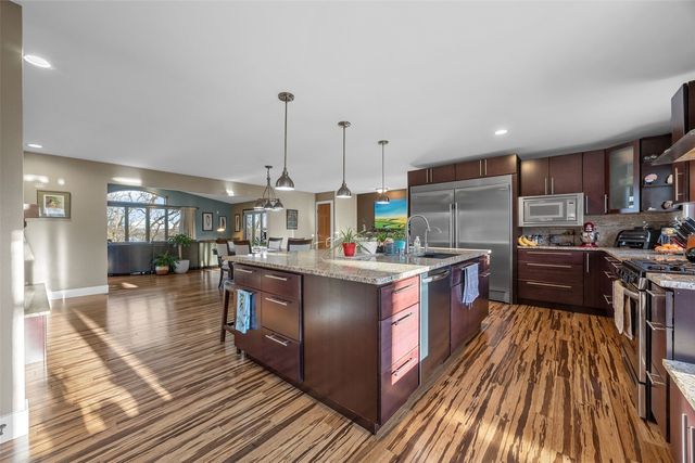 1896 Sunset Drive NE, Solon, IA 52333