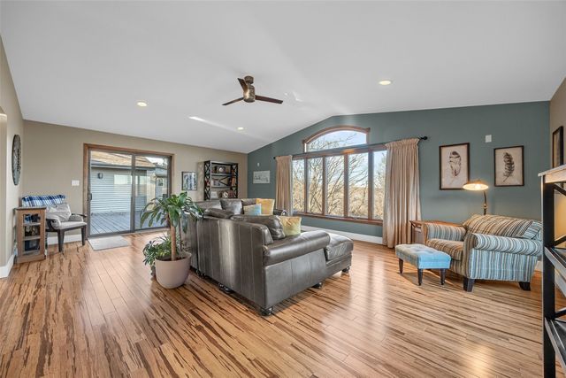 1896 Sunset Drive NE, Solon, IA 52333