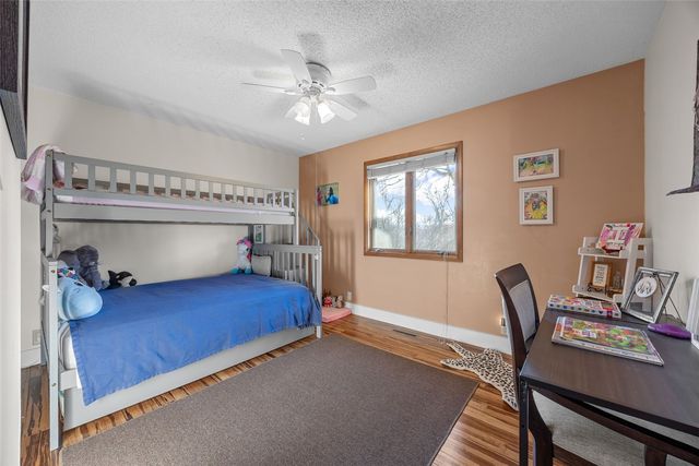 1896 Sunset Drive NE, Solon, IA 52333