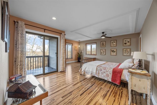 1896 Sunset Drive NE, Solon, IA 52333