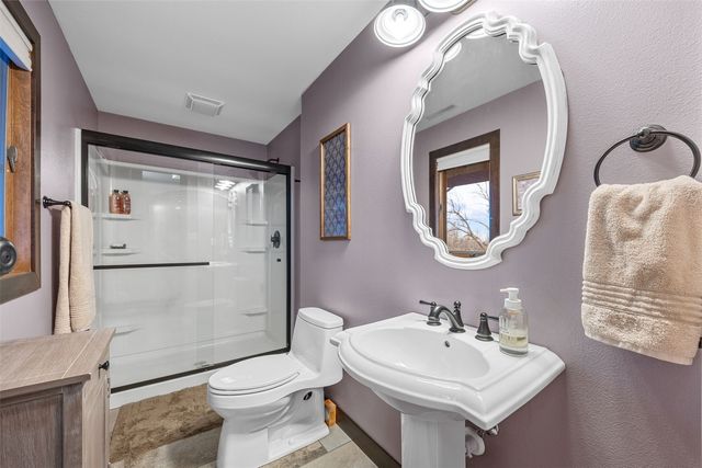 1896 Sunset Drive NE, Solon, IA 52333