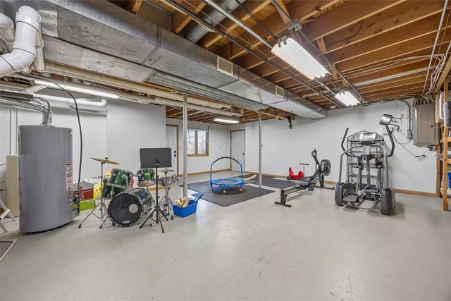 1896 Sunset Drive NE, Solon, IA 52333