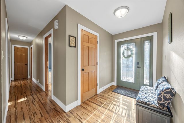 1896 Sunset Drive NE, Solon, IA 52333