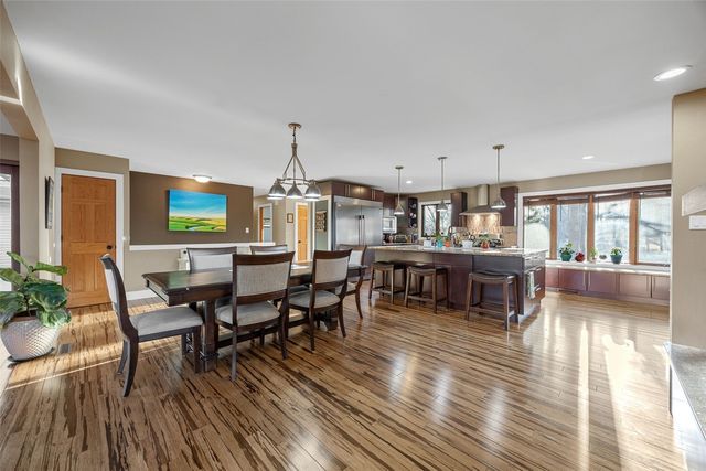 1896 Sunset Drive NE, Solon, IA 52333