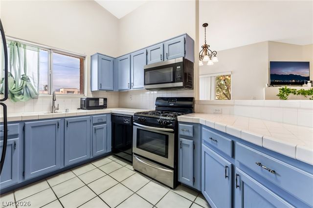 900 Heavenly Hills Court 213, Las Vegas, NV 89145