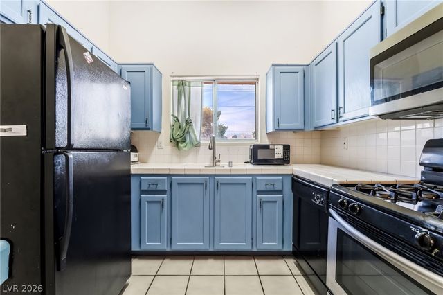 900 Heavenly Hills Court 213, Las Vegas, NV 89145