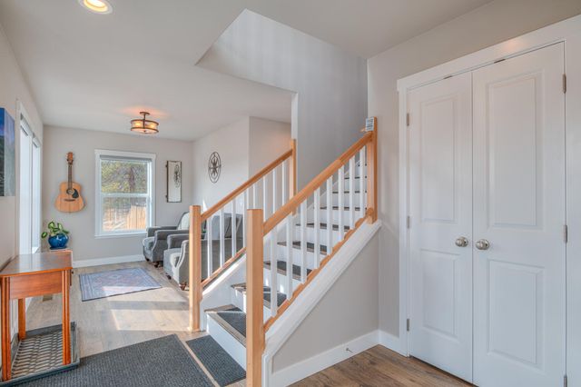 16732 Contorta Place, La Pine, OR 97739