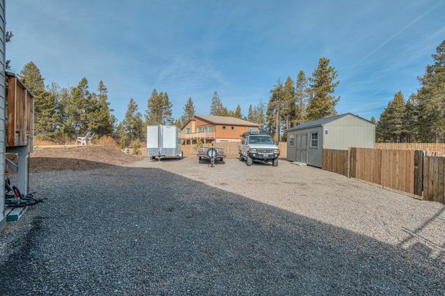 16732 Contorta Place, La Pine, OR 97739