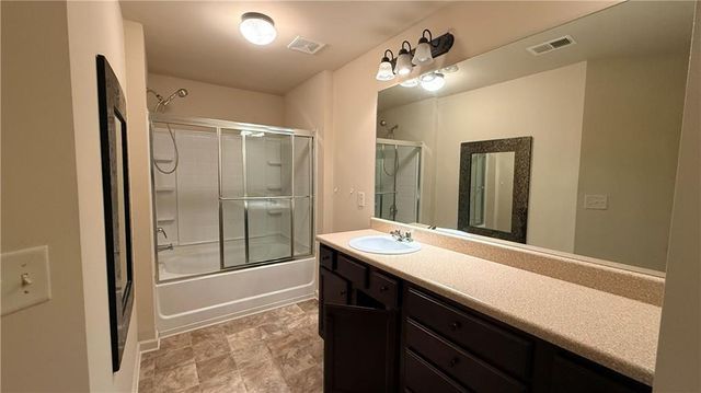 333 Knelston Oak Drive, Suwanee, GA 30024
