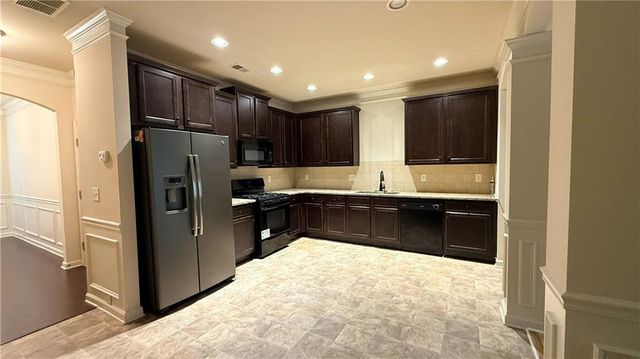 333 Knelston Oak Drive, Suwanee, GA 30024
