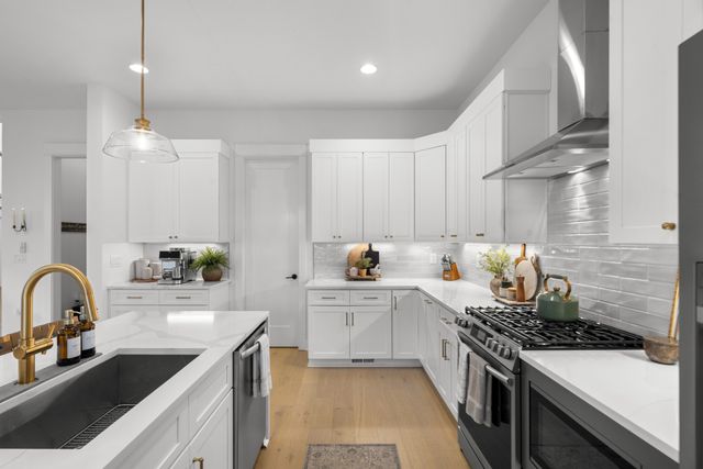 2304B Porter Rd, Nashville, TN 37206