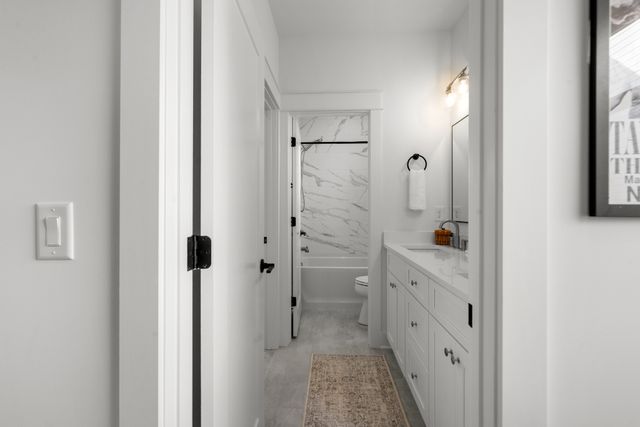 2304B Porter Rd, Nashville, TN 37206