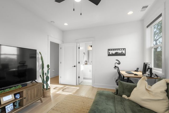 2304B Porter Rd, Nashville, TN 37206