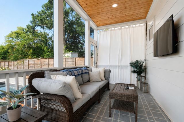 2304B Porter Rd, Nashville, TN 37206