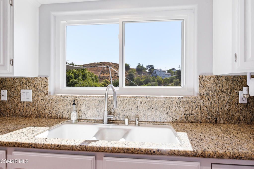 Image 13 of property listing at 1314 Gonzales Road, Simi Valley, CA 93063