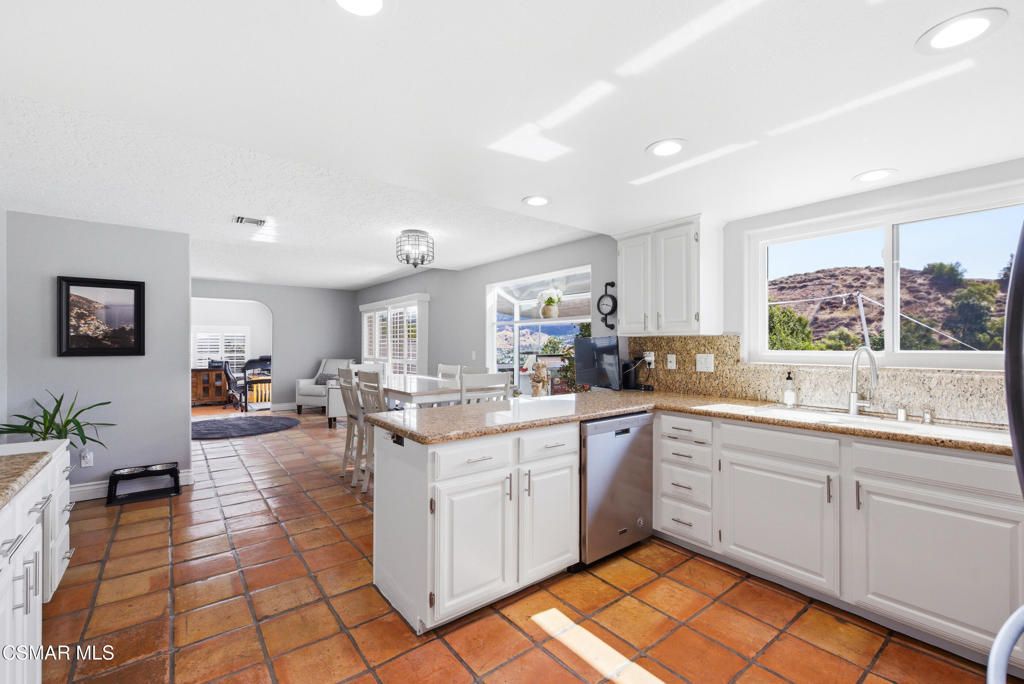 Image 16 of property listing at 1314 Gonzales Road, Simi Valley, CA 93063
