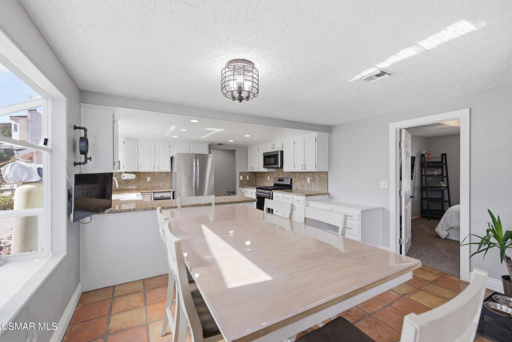 Image 17 of property listing at 1314 Gonzales Road, Simi Valley, CA 93063