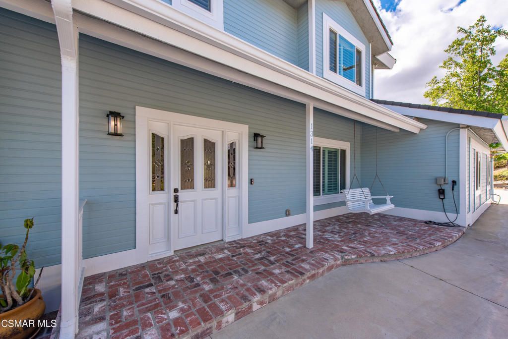Image 3 of property listing at 1314 Gonzales Road, Simi Valley, CA 93063