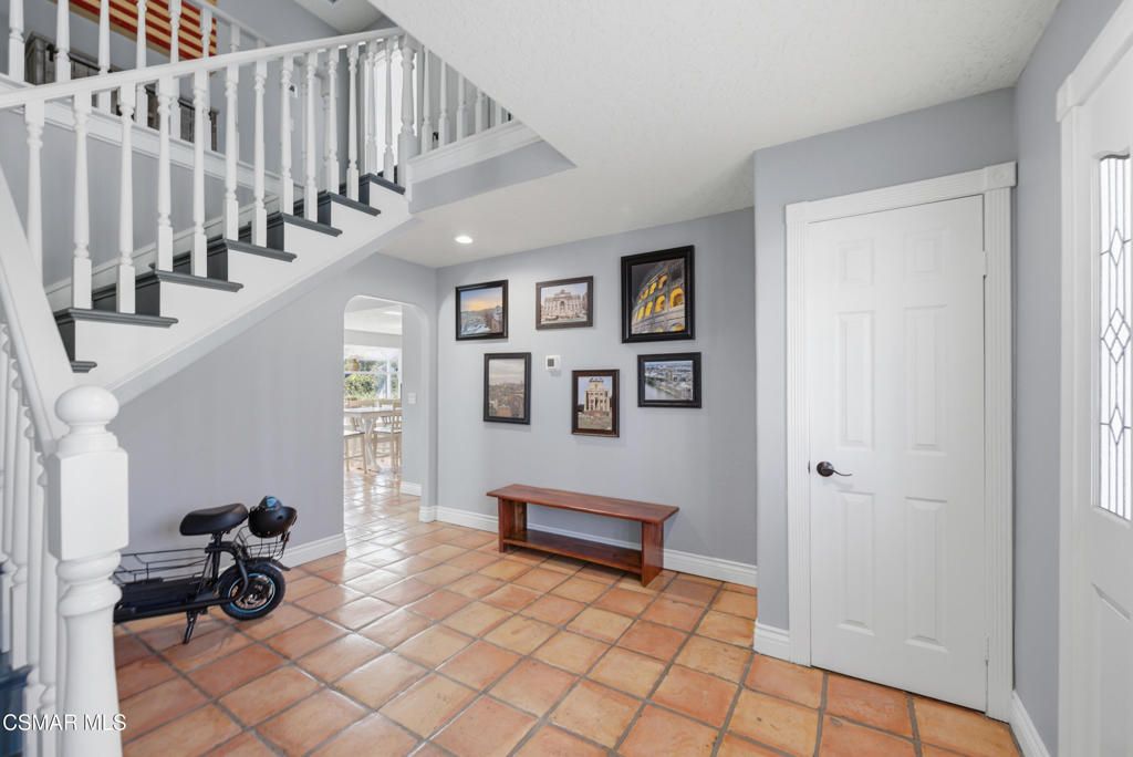 Image 4 of property listing at 1314 Gonzales Road, Simi Valley, CA 93063