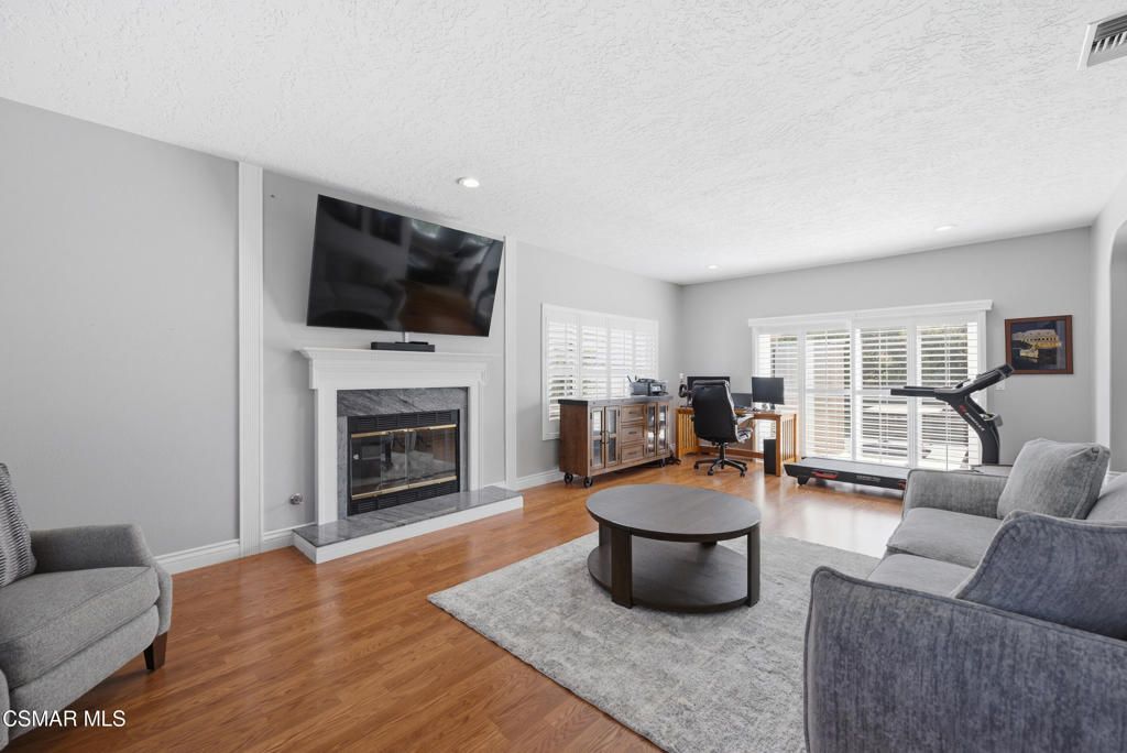 Image 5 of property listing at 1314 Gonzales Road, Simi Valley, CA 93063