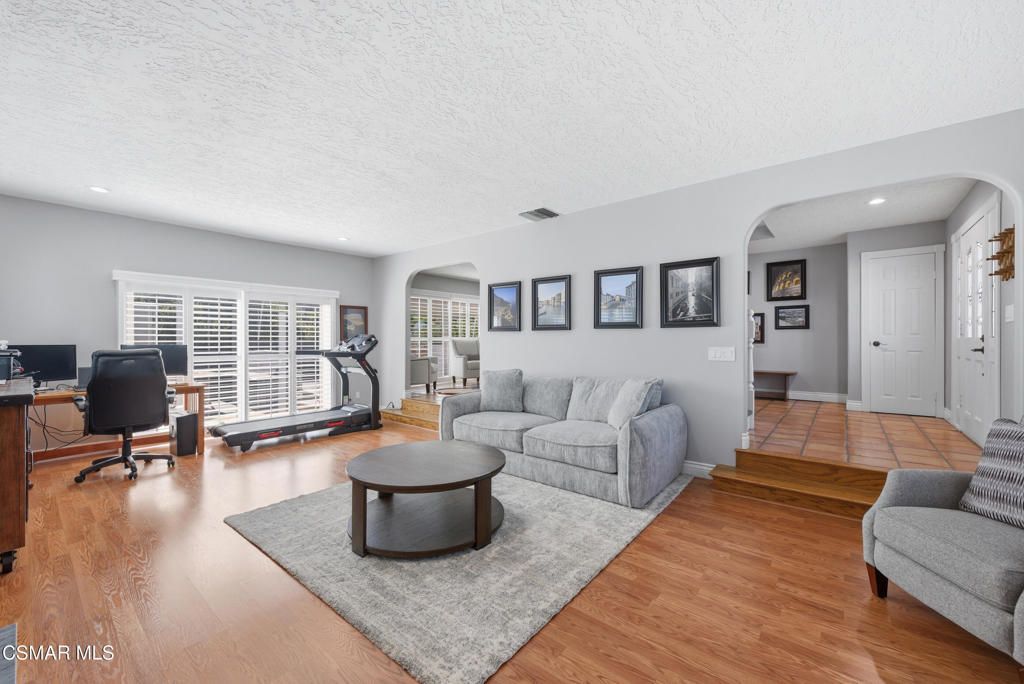 Image 6 of property listing at 1314 Gonzales Road, Simi Valley, CA 93063