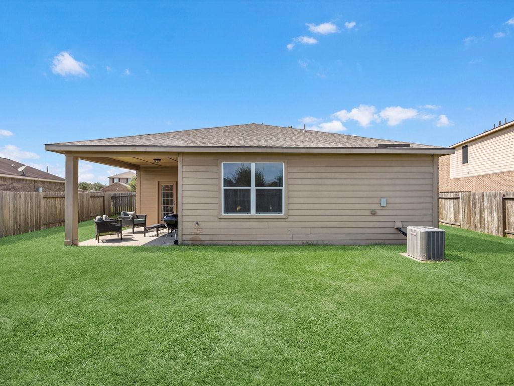 Image 19 of property listing at 4727 Evening Place Lane, Richmond, TX 77469