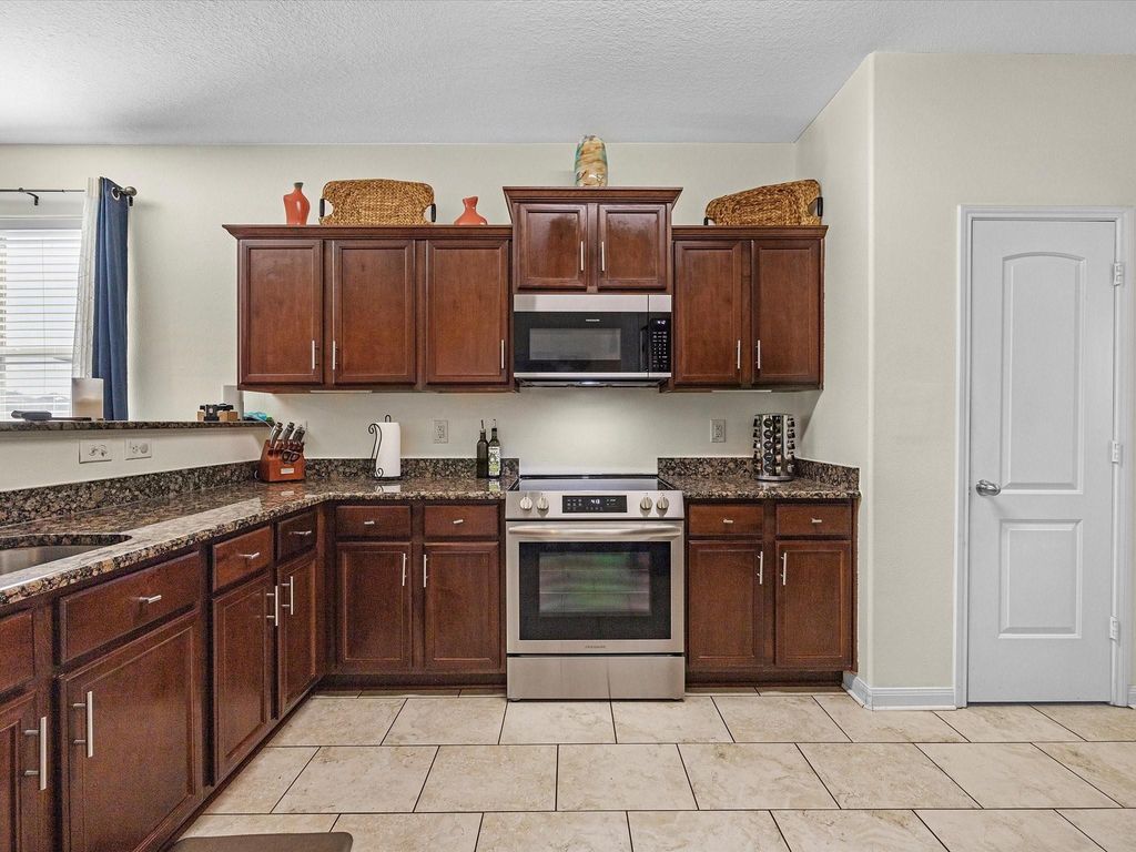 Image 6 of property listing at 4727 Evening Place Lane, Richmond, TX 77469