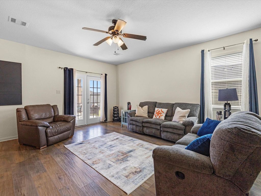 Image 7 of property listing at 4727 Evening Place Lane, Richmond, TX 77469