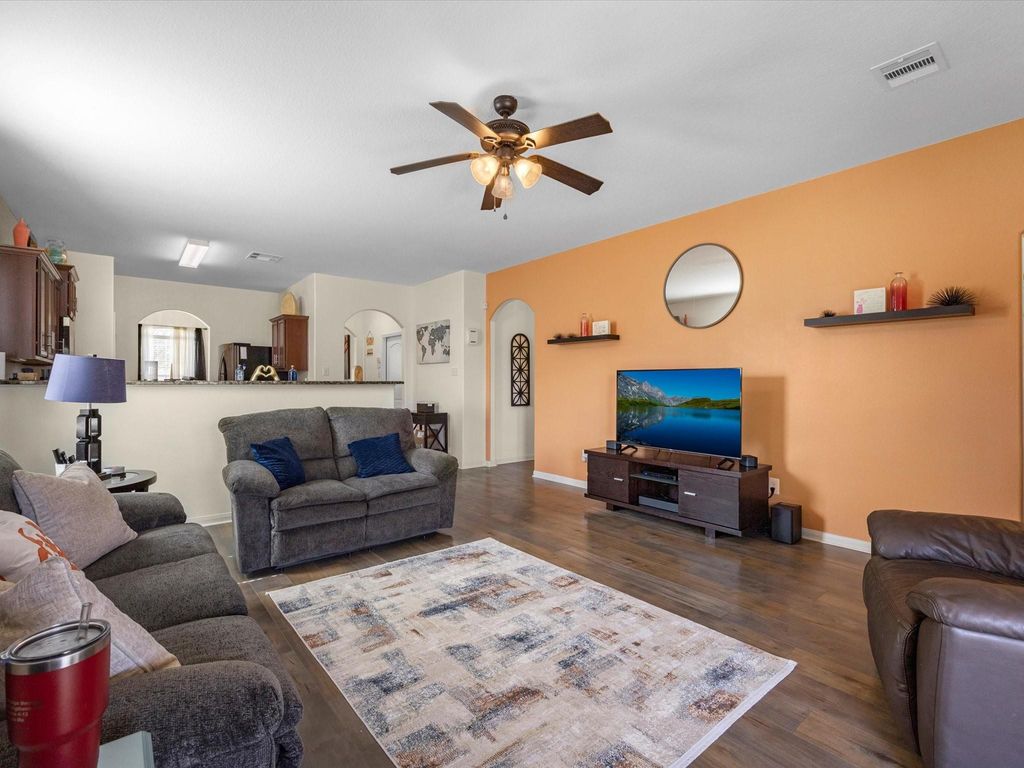 Image 8 of property listing at 4727 Evening Place Lane, Richmond, TX 77469