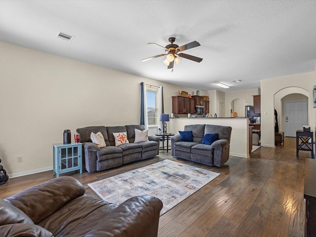 Image 9 of property listing at 4727 Evening Place Lane, Richmond, TX 77469