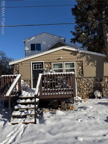 3426 Maple Ridge, Highland, MI 48356