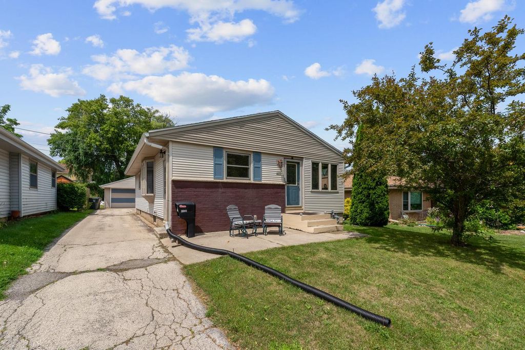 4175 S McCarty AVENUE, Saint Francis, WI 53235