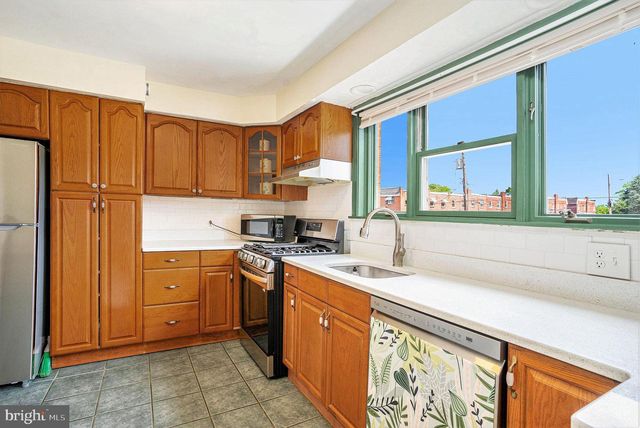 328 W WARREN ST, Norristown, PA 19401