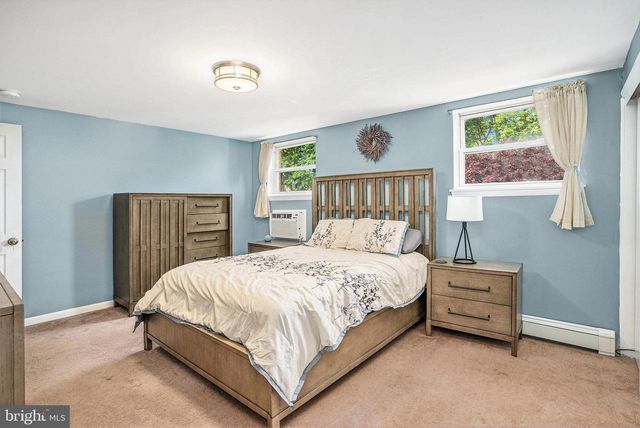 328 W WARREN ST, Norristown, PA 19401