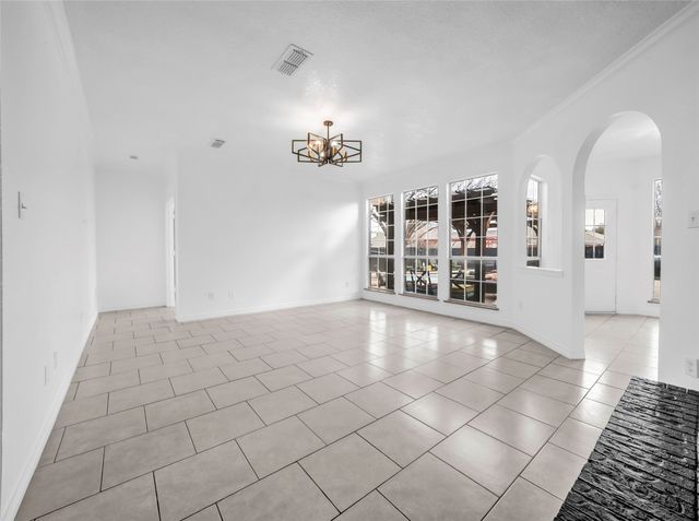 2913 Spartacus Drive, Grand Prairie, TX 75052