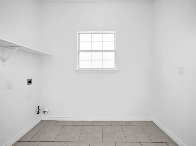 2913 Spartacus Drive, Grand Prairie, TX 75052