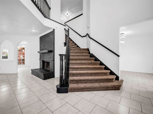 2913 Spartacus Drive, Grand Prairie, TX 75052