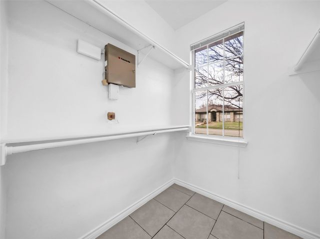 2913 Spartacus Drive, Grand Prairie, TX 75052