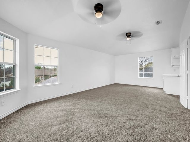 2913 Spartacus Drive, Grand Prairie, TX 75052