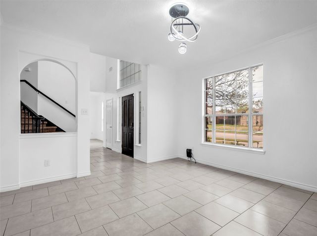 2913 Spartacus Drive, Grand Prairie, TX 75052