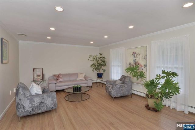 35 Old Chimney Road, Upper Saddle River, NJ 07458