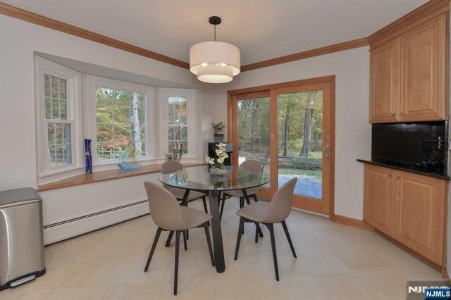 35 Old Chimney Road, Upper Saddle River, NJ 07458