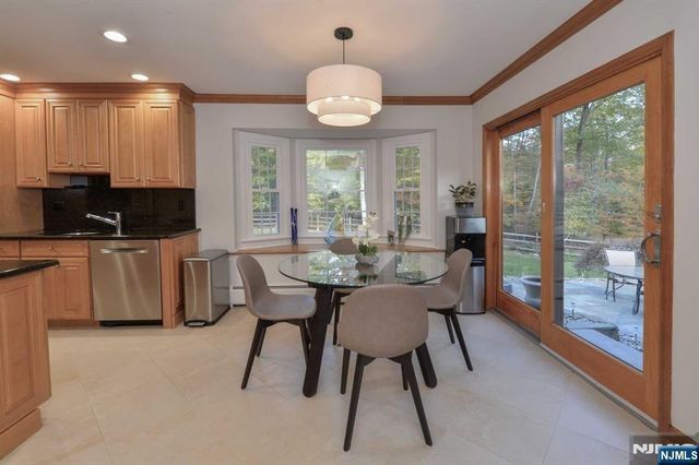 35 Old Chimney Road, Upper Saddle River, NJ 07458