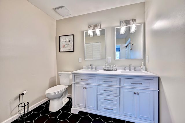 804 Horseshoe Lane, Florence, KY 41042